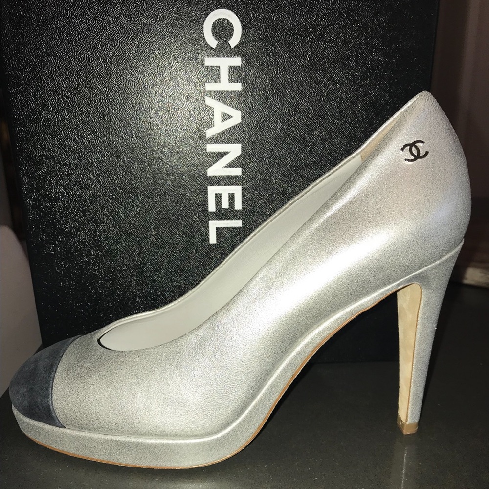 Chanel Pumps